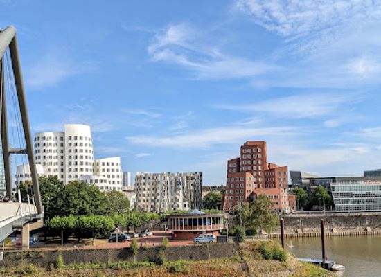 germany/dusseldorf/medienhafen/attraction/gehry-bauten