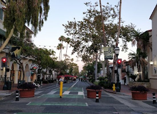 california/santa-barbara/funk-zone/attraction/scavenger-hunt-walking-tours-santa-barbara