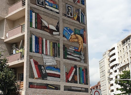 albania/tirana/attraction/biblioteka-franko-dine-mural