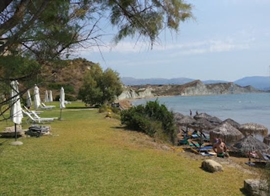 greece/kefalonia/attraction/kounopetra-beach