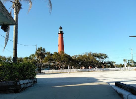 florida/ponce-inlet/attraction/kay-and-ayres-davies-lighthouse-park