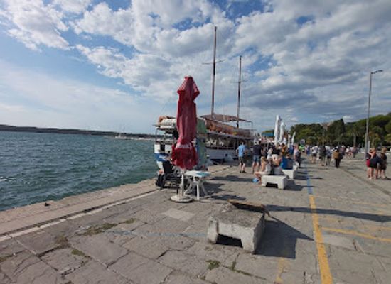 croatia/pula/attraction/viribus-unitis-memorial