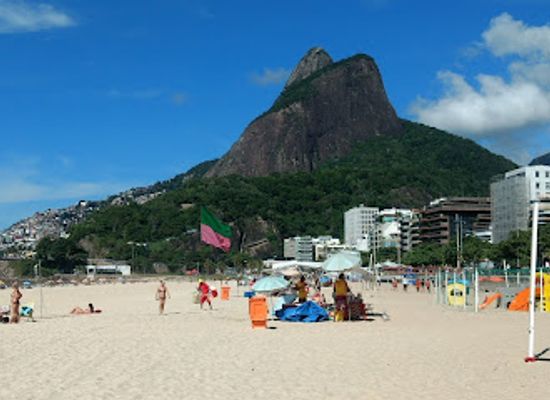 brazil/rio-de-janeiro/leblon/attraction/leblon-beach
