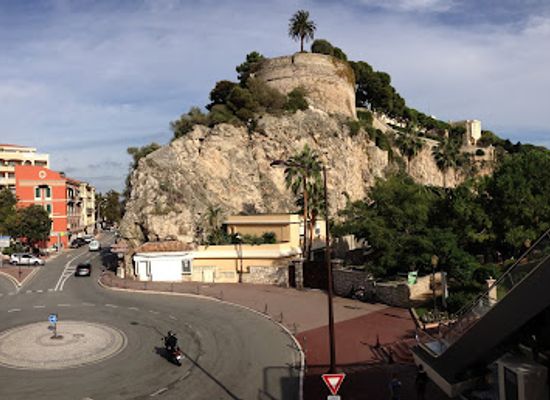 monaco/fontvieille/attraction/esplanade-rainier-iii-square
