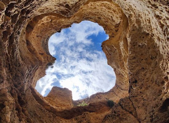 portugal/albufeira/attraction/rock-sky-hole-view