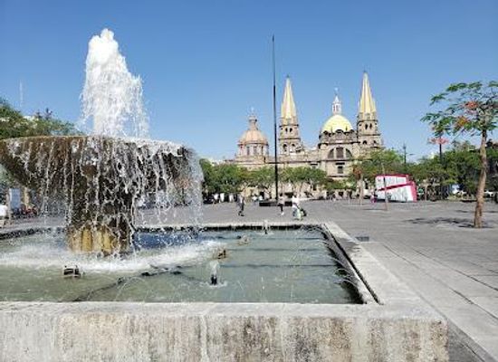 mexico/guadalajara/attraction/plaza-de-la-liberacion