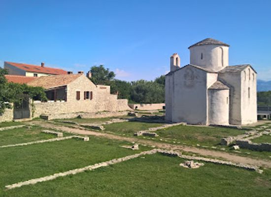 croatia/baranja/attraction/church-of-the-holy-cross