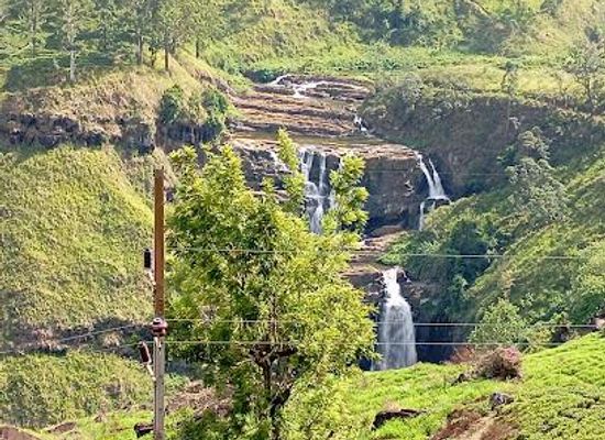 sri-lanka/nuwara-eliya/attraction/st-clair-waterfall-roadside-view-point