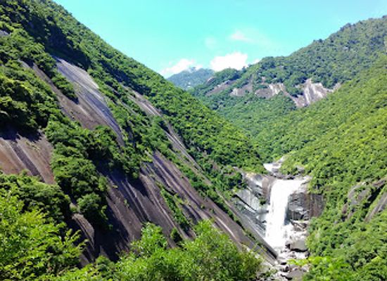 japan/yakushima/attraction/senpiro-falls