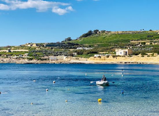 malta/ramla-bay/attraction/xatt-l-ahmar-salt-pans