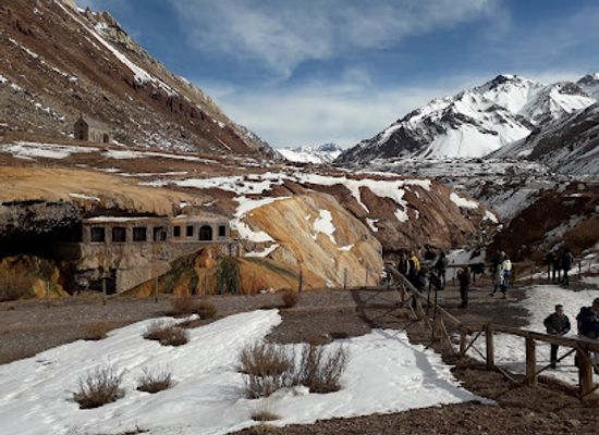 argentina/aconcagua-provincial-park/attraction/los-puquios