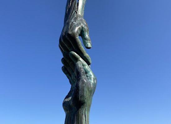 ireland/county-waterford/attraction/hand-from-the-sea
