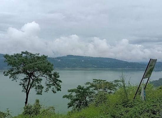 bhutan/samdrup-jongkhar-district/attraction/school-lake-or-gashari-lake