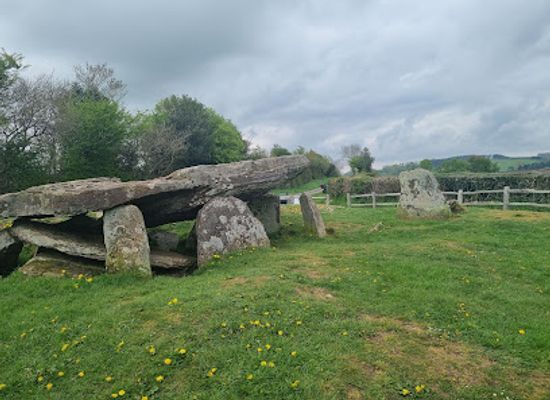 united-kingdom/herefordshire/landmark/arthur-s-stone