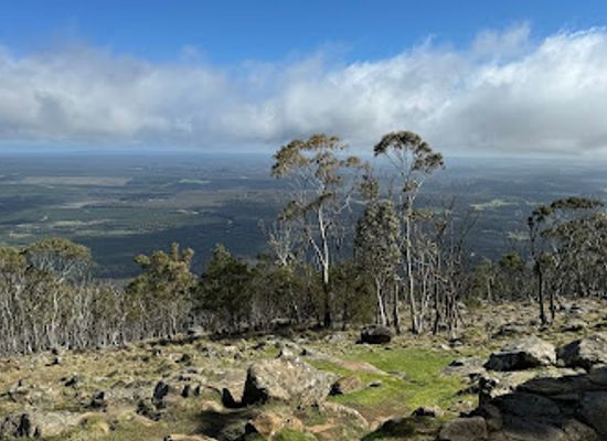 australia/northern-victoria/attraction/mount-macedon-memorial-cross