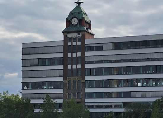 germany/dusseldorf/medienhafen/attraction/hafenuhr