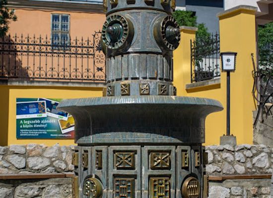 hungary/pecs/attraction/zsolnay-diszkut