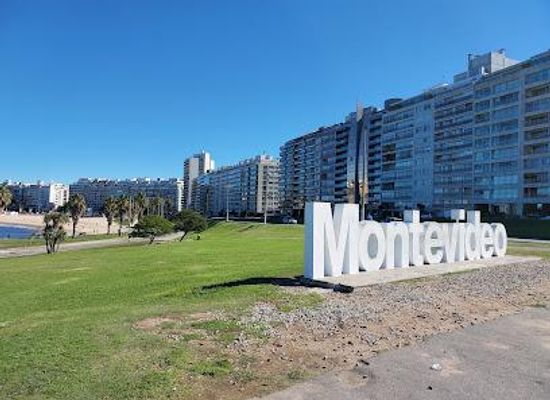 uruguay/montevideo/attraction/montevideo-letters