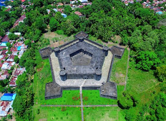 indonesia/maluku/attraction/fort-belgica