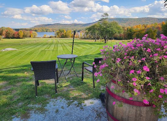 massachusetts/berkshires/attraction/balderdash-cellars