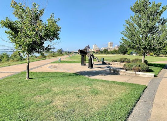 tennessee/memphis/attraction/tom-lee-park