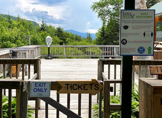 new-hampshire/coos-county/attraction/lost-river-gorge-boulder-caves