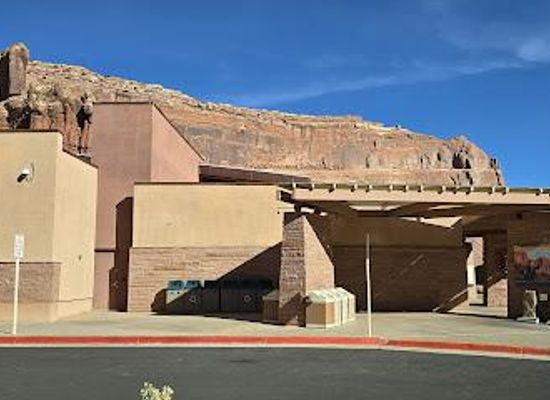 utah/moab/attraction/arches-national-park-visitor-center