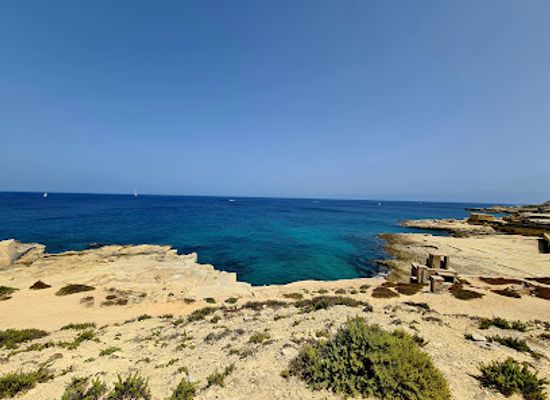 malta/tas-silg-area/attraction/mini-blue-hole