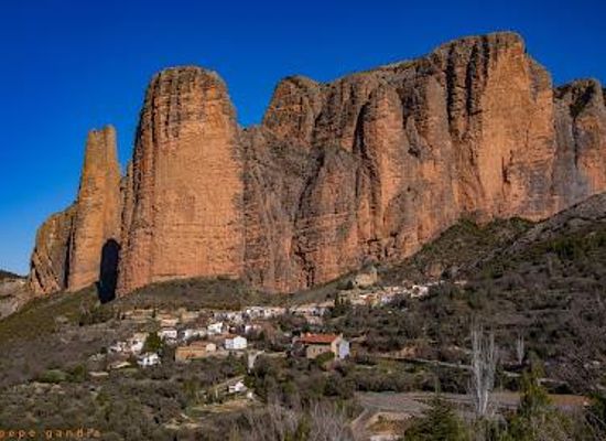 spain/huesca/attraction/mallos-de-riglos