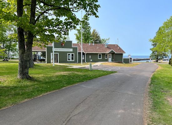 wisconsin/apostle-islands/attraction/little-sand-bay-campground
