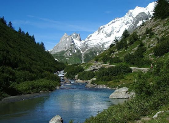 france/french-alps/attraction/tour-du-mont-blanc-haute-savoie-suisse-italie