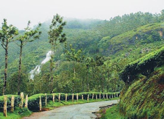india/western-ghats/attraction/nayamakad-waterfall