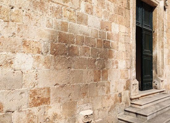 croatia/dubrovnik/attraction/owl-gargoyle-and-the-quest-for-love