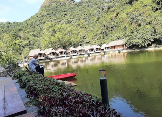 vietnam/cat-ba-island/attraction/dinh-ngu-lam