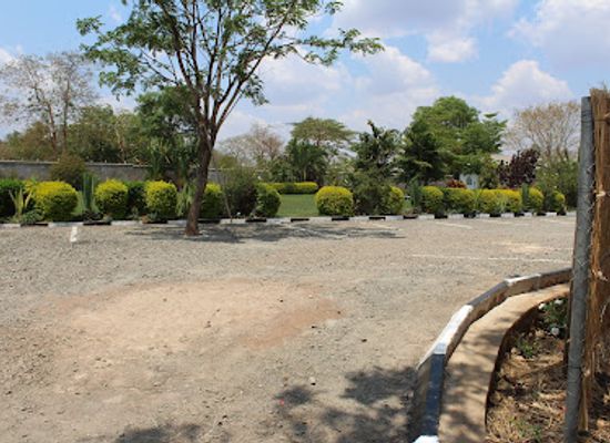 malawi/dzalanyama-forest-reserve/attraction/white-house-gardens