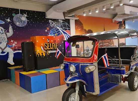 thailand/phuket-province/attraction/the-selfie-experience-selfie-museum-attraction-phuket