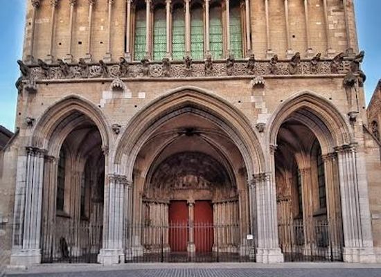 france/dijon/attraction/church-of-our-lady