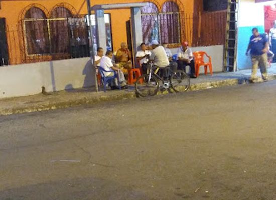 ecuador/guayaquil/barrio-del-centenario/attraction/parque-barrio-centenario