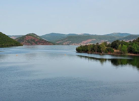 france/languedoc/attraction/barrage-lac-du-salagou