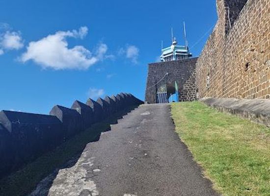 saint-vincent-and-the-grenadines/saint-andrew/attraction/fort-charlotte