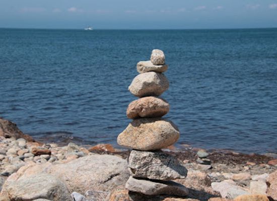 rhode-island/block-island/attraction/settlers-rock