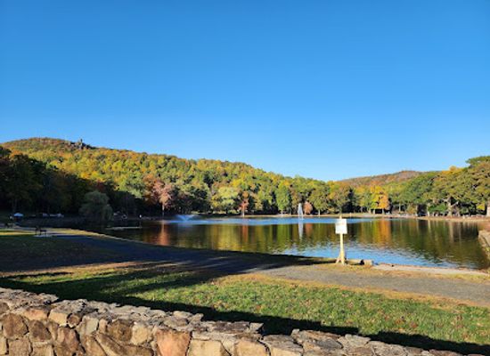 connecticut/meriden/attraction/hubbard-park