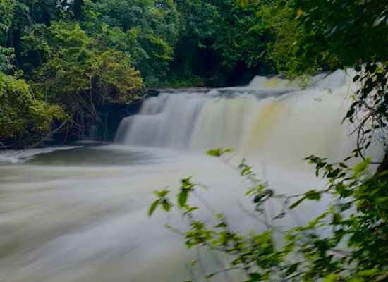 ghana/lake-volta/attraction/asikam-waterfall