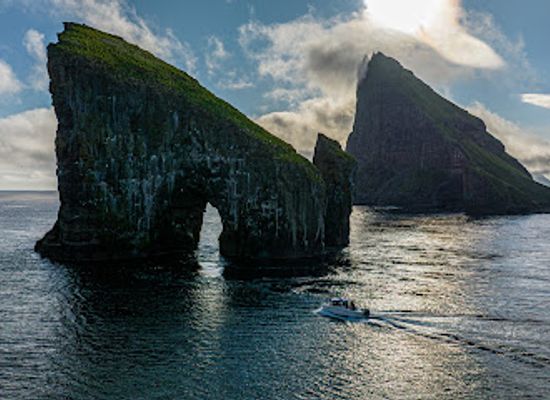 faroe-islands/koltur/attraction/puffin-safari-boat-tours
