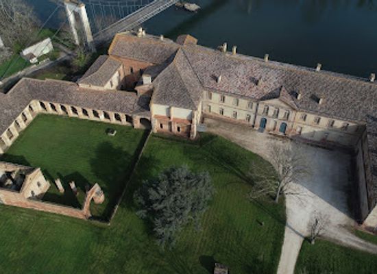 france/midi-pyrenees/attraction/belleperche-abbey