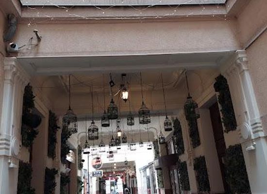 hungary/budapest/attraction/lampas-student-pub