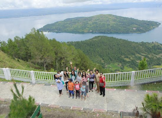 indonesia/north-sumatra/attraction/sipinsur-park-geosite-and-pine-forest
