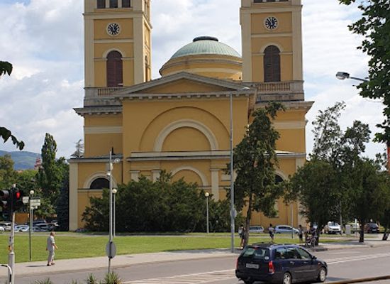 hungary/eger/attraction/szemfenyvesztes-kiallitas-eger