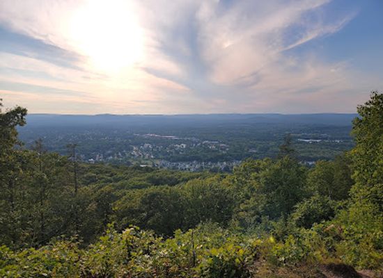 massachusetts/western-massachusetts/attraction/mount-tom-state-reservation