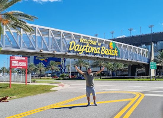 florida/daytona-beach/attraction/welcome-to-daytona-beach-sign